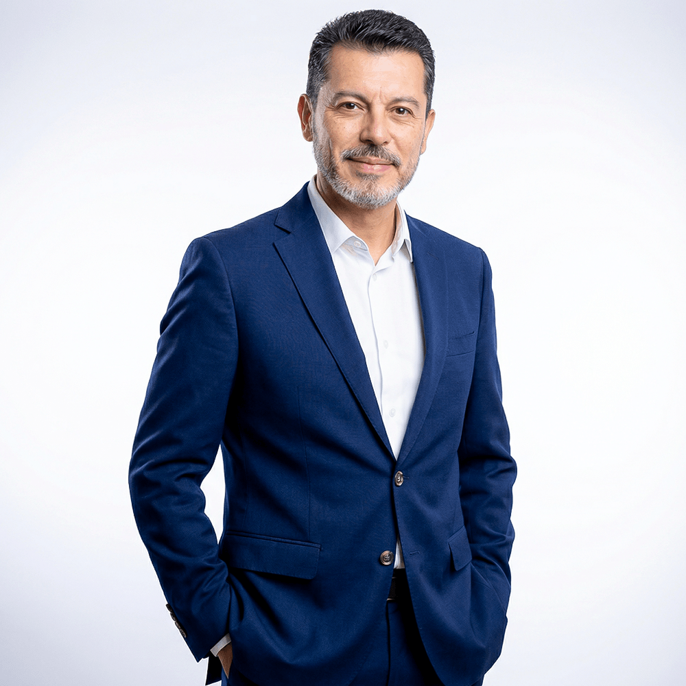 Dr. Fernando Yaacov Peña, cirujano oftalmólogo